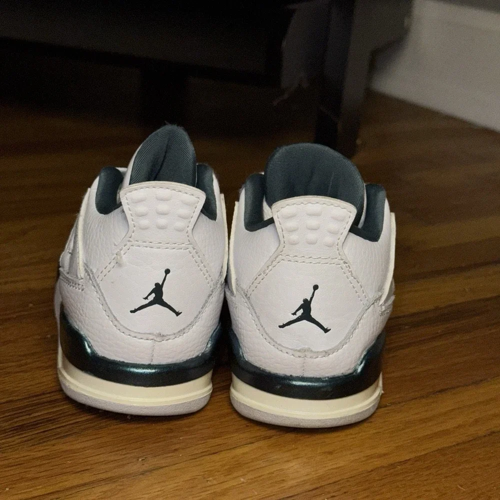 Nike Air Jordan 4 Retro Oxidized Green White BQ7670-103 Toddler 9C Sneaker